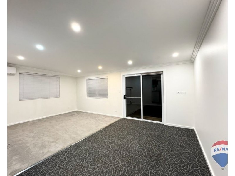 15 WINDERMERE AVENUE, Cambridge Park NSW 2747