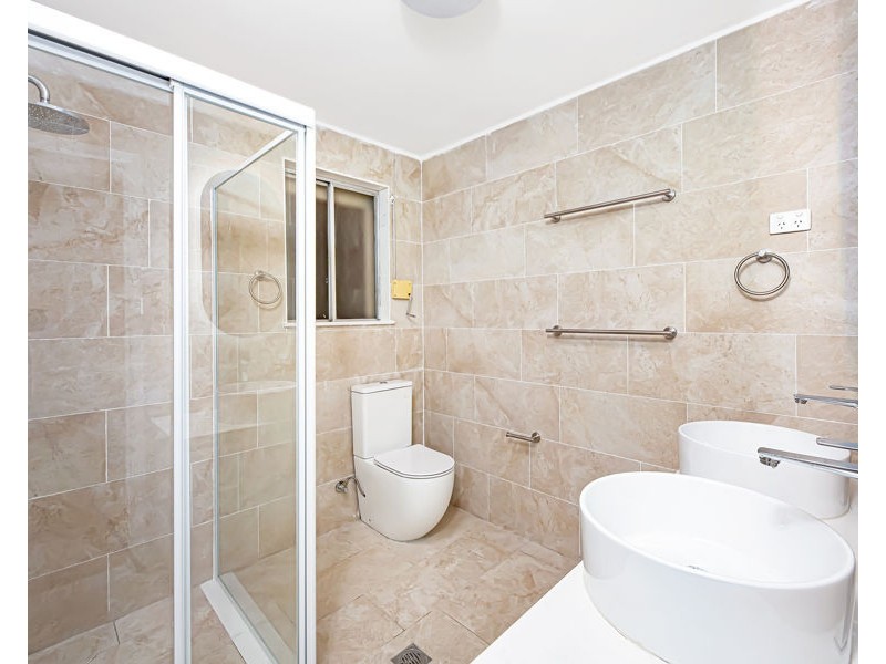 18 BALMORAL DRIVE, Cambridge Park NSW 2747