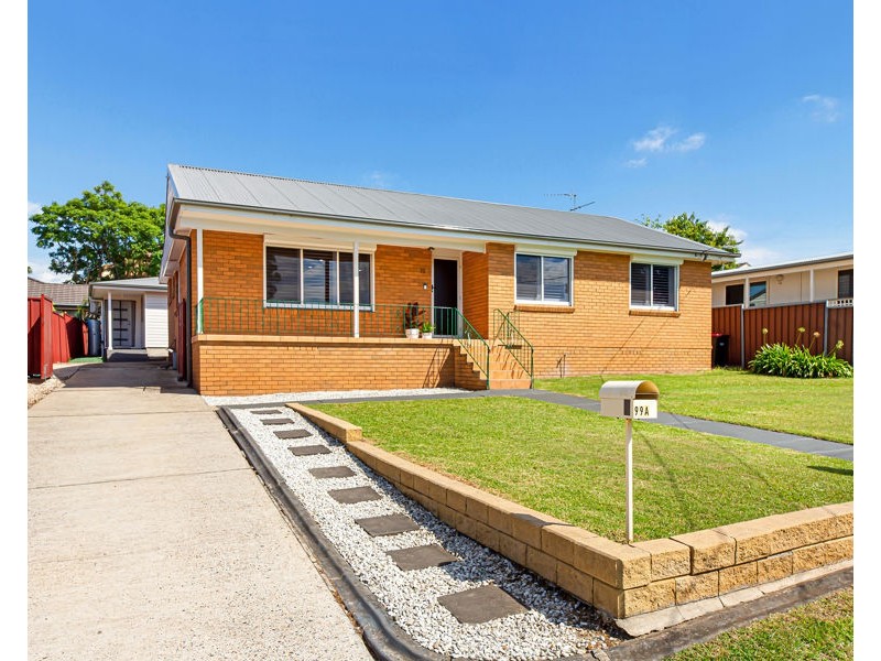 99 COLLEGE STREET, Cambridge Park NSW 2747