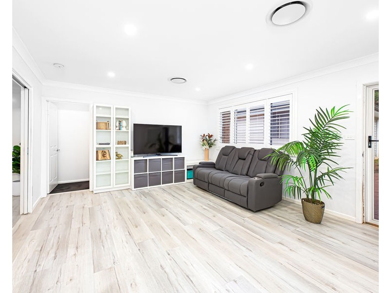 99 COLLEGE STREET, Cambridge Park NSW 2747