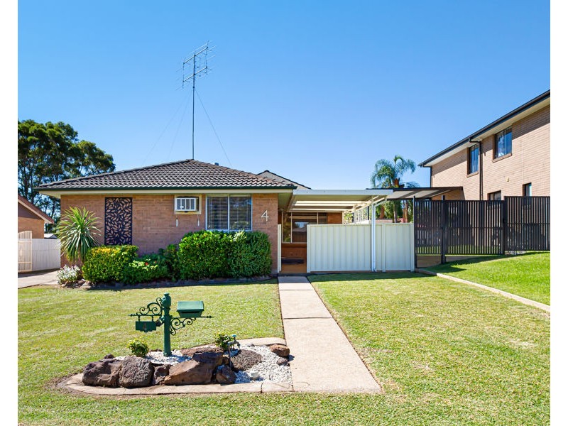 4 CLYBURN AVENUE, Jamisontown NSW 2750