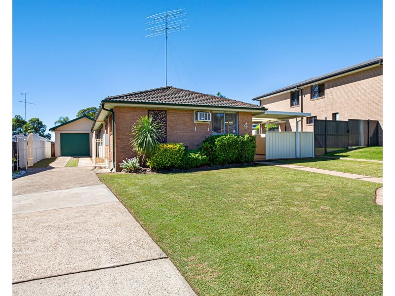 4 CLYBURN AVENUE, Jamisontown NSW 2750
