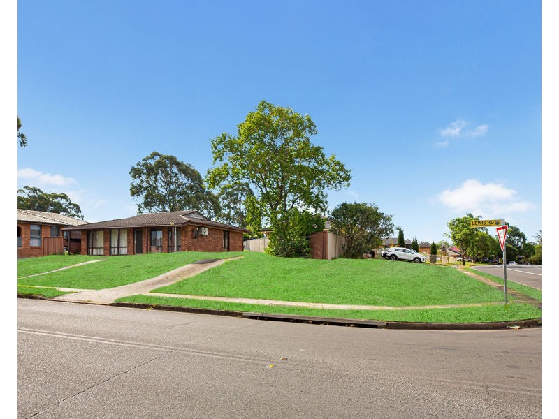 2 LEWIS ROAD, Cambridge Gardens NSW 2747