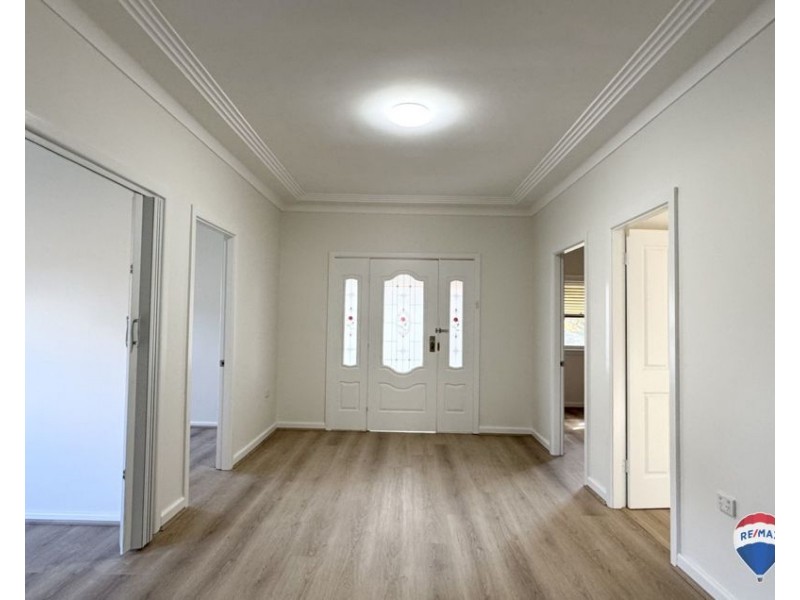 42 COLLEGE STREET, Cambridge Park NSW 2747