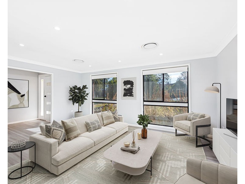 8 CADELL GLEN, St Clair NSW 2759