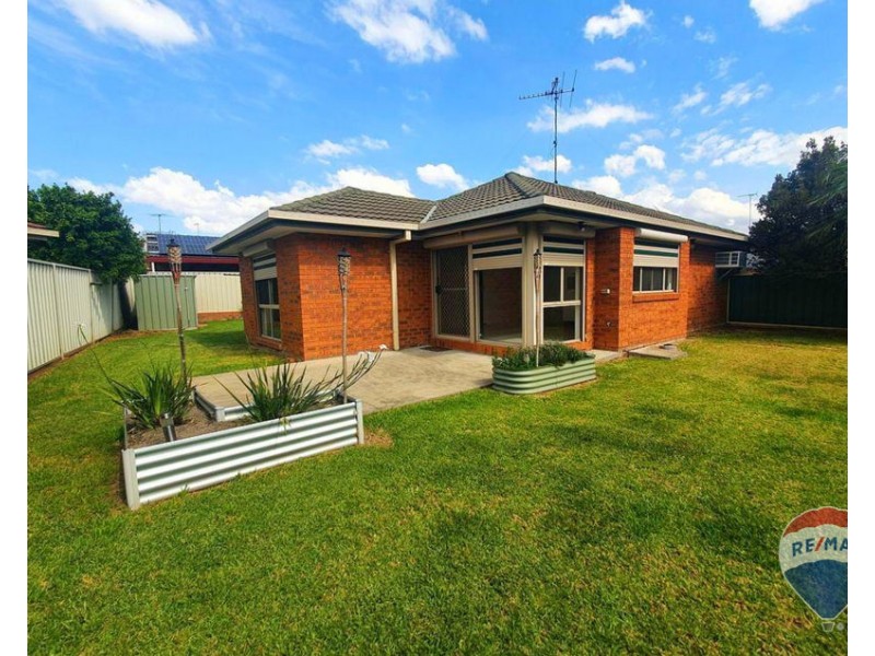 1 OSPREY PLACE, Claremont Meadows NSW 2747