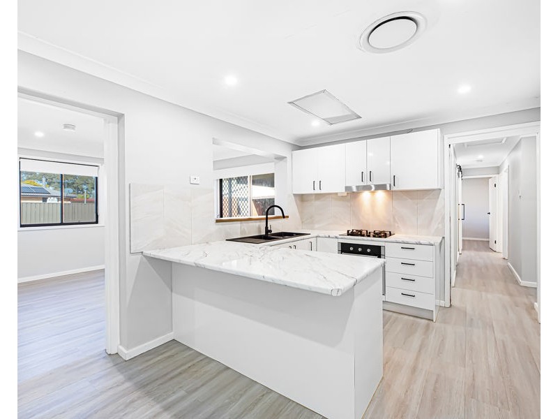 8 CADELL GLEN, St Clair NSW 2759