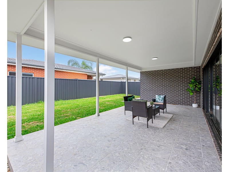 76 & 76A CAMBRIDGE STREET, Cambridge Park NSW 2747