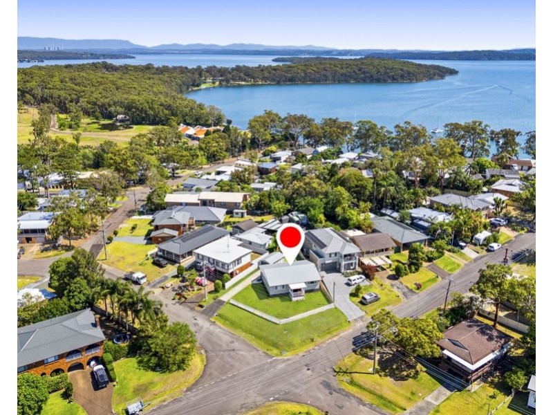 33 Winbin Crescent, Gwandalan NSW 2259