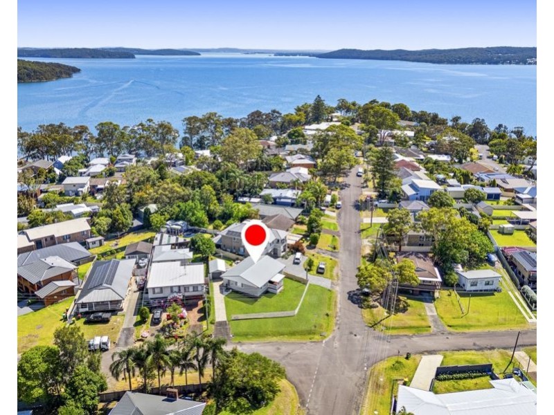 33 Winbin Crescent, Gwandalan NSW 2259