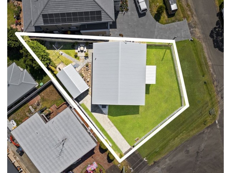 33 Winbin Crescent, Gwandalan NSW 2259