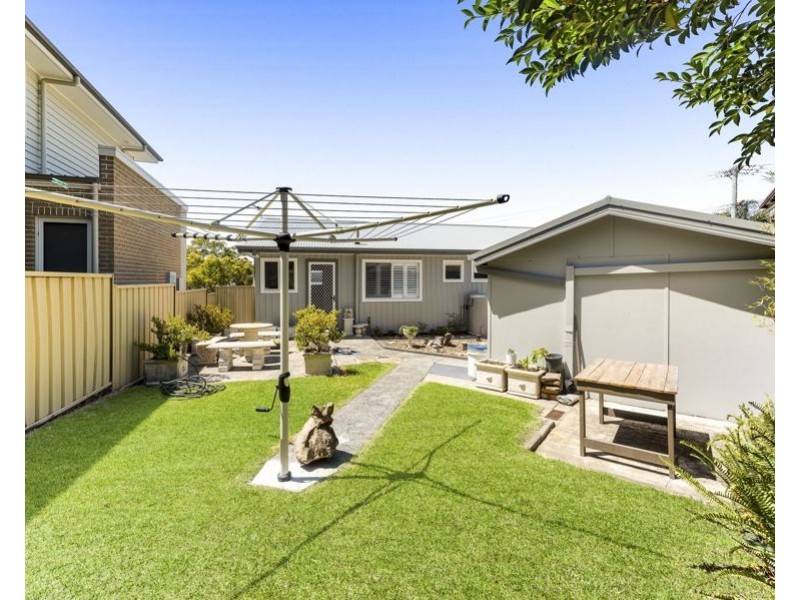 33 Winbin Crescent, Gwandalan NSW 2259