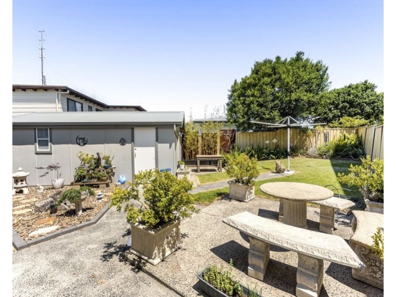 33 Winbin Crescent, Gwandalan NSW 2259