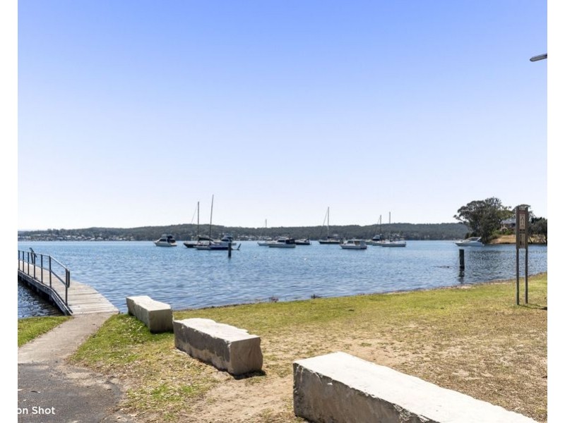 33 Winbin Crescent, Gwandalan NSW 2259