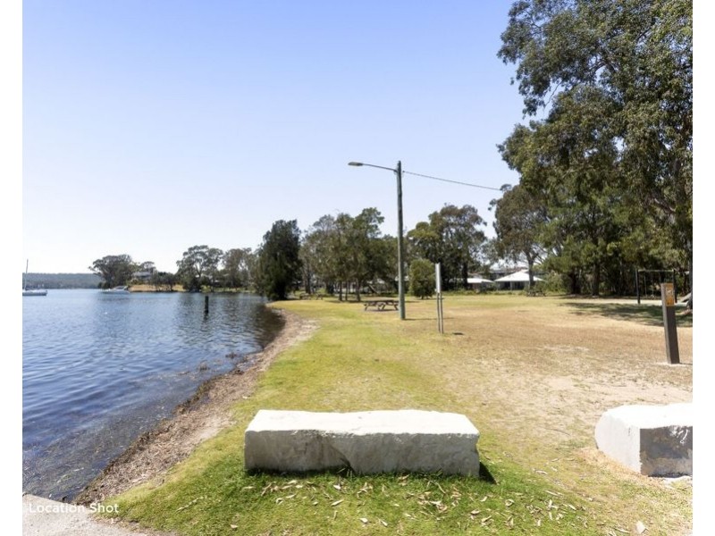 33 Winbin Crescent, Gwandalan NSW 2259