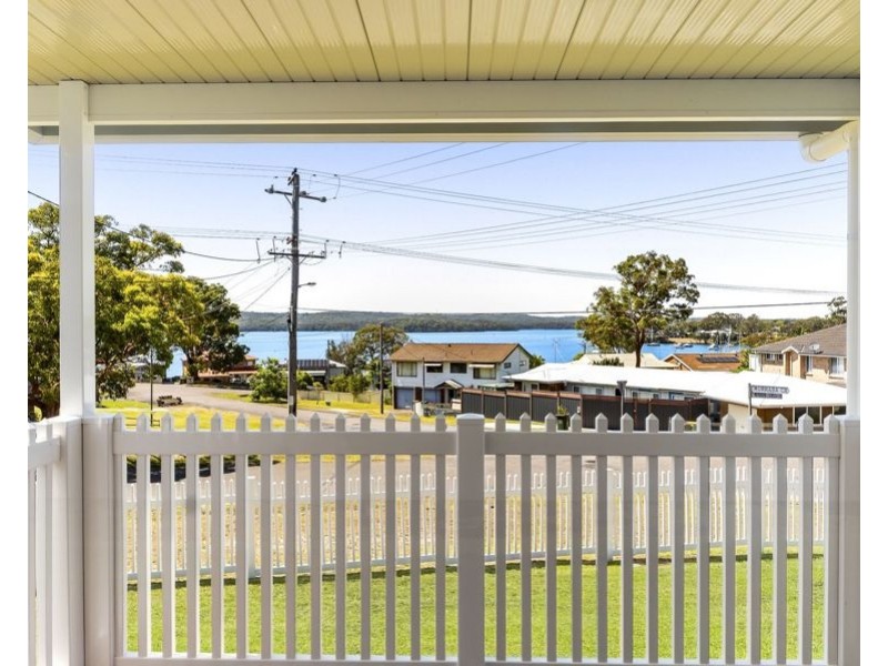 33 Winbin Crescent, Gwandalan NSW 2259