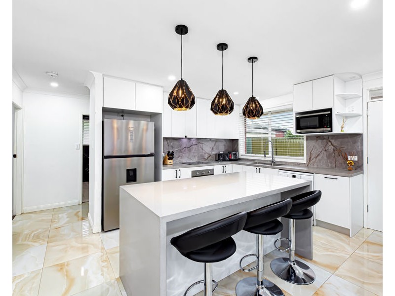 81 COLLEGE STREET, Cambridge Park NSW 2747