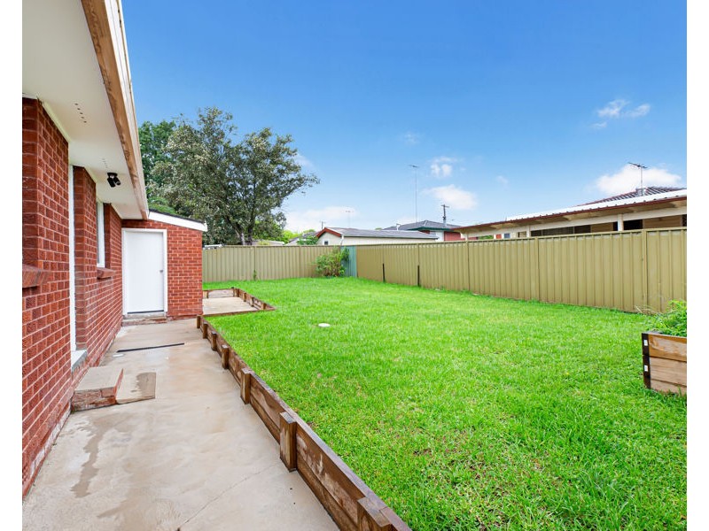 81 COLLEGE STREET, Cambridge Park NSW 2747