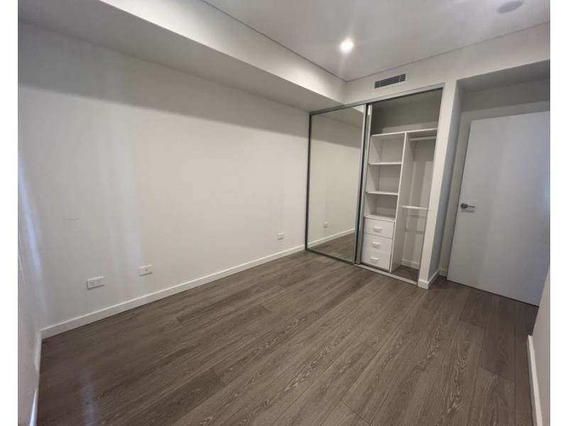 609/26B Lord Sheffield Circuit, Penrith NSW 2750