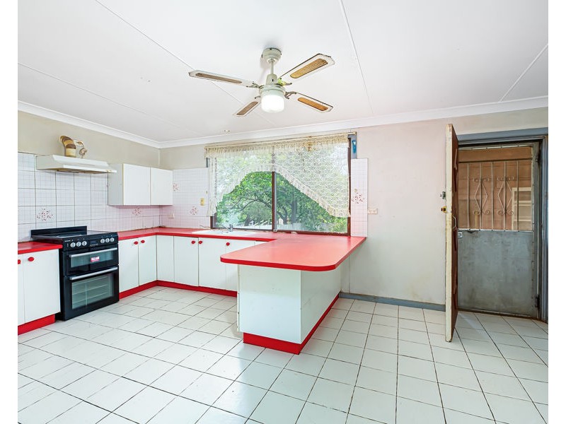 75 SIXTH ROAD, Berkshire Park NSW 2765
