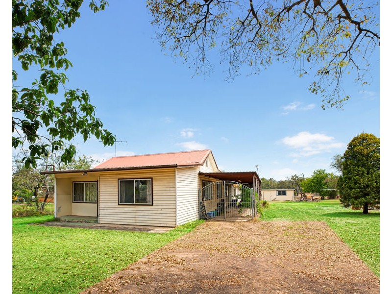 75 SIXTH ROAD, Berkshire Park NSW 2765