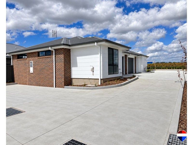 1, 106 Springfield Drive, Lochinvar NSW 2321