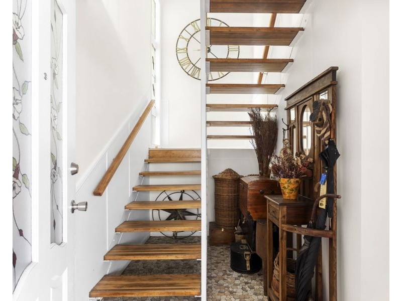 8 Spinnaker Avenue, Tascott NSW 2250