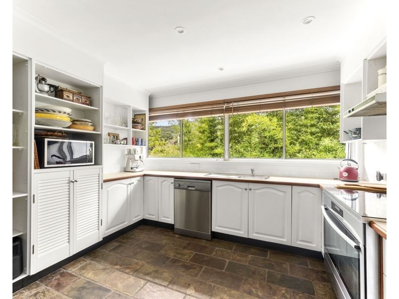 8 Spinnaker Avenue, Tascott NSW 2250