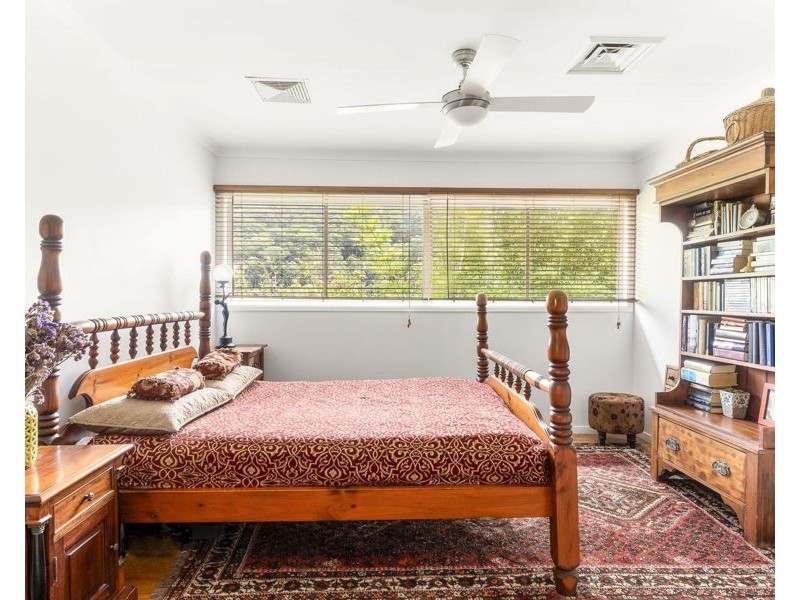 8 Spinnaker Avenue, Tascott NSW 2250