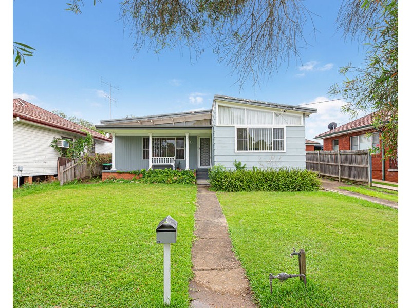 27 REDDAN AVENUE, Penrith NSW 2750