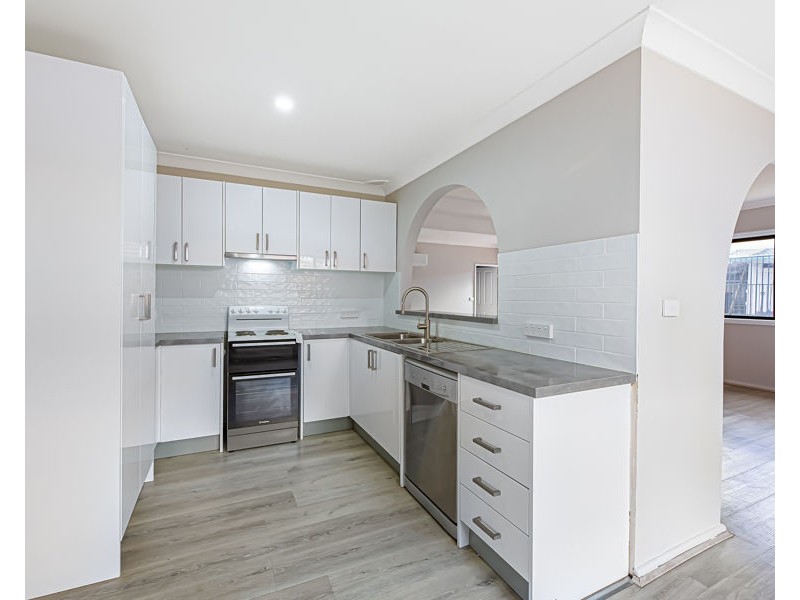 19 SANDRINGHAM AVENUE, Cambridge Park NSW 2747
