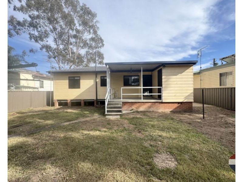 8 LANDERS STREET, Werrington NSW 2747