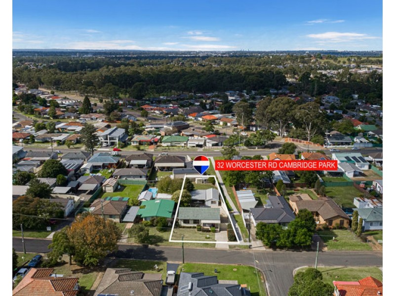 32 WORCESTER ROAD, Cambridge Park NSW 2747