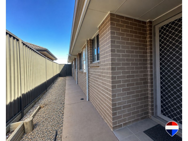 25 & 25A Caravel Street, Hamlyn Terrace NSW 2259