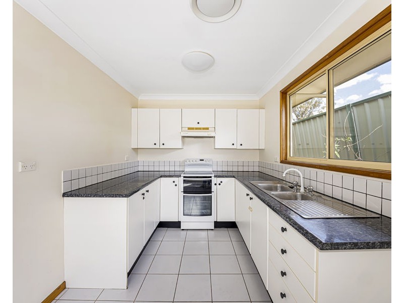 2/42 LINCOLN DRIVE, Cambridge Park NSW 2747