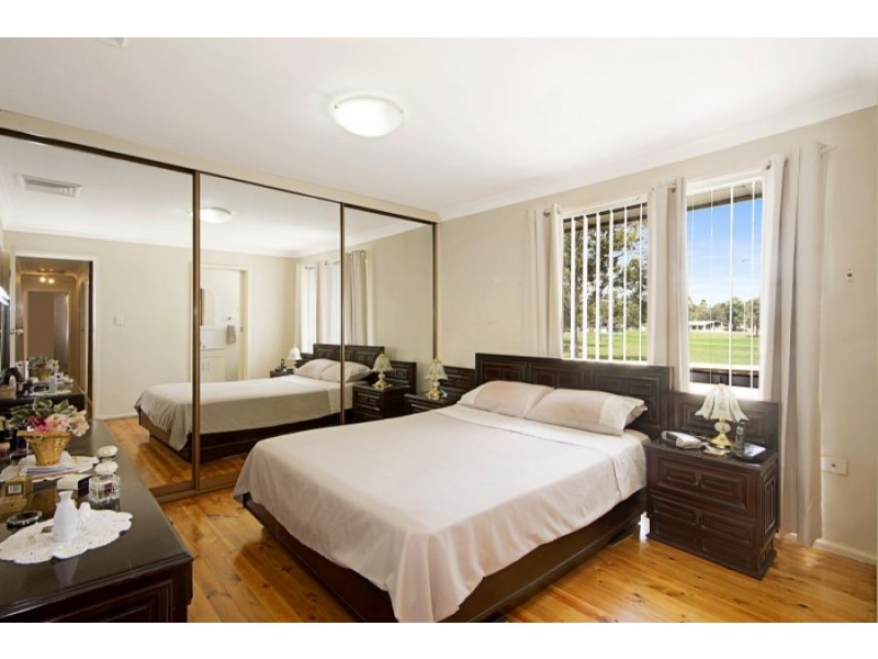 5 Gosse Court, St Clair NSW 2759