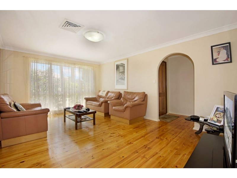 5 Gosse Court, St Clair NSW 2759