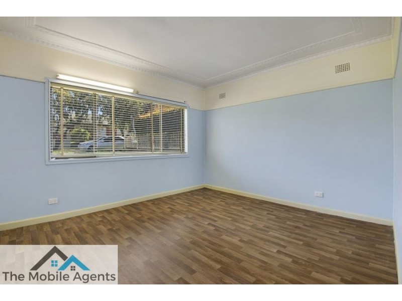 35 Lough Ave, Guildford NSW 2161