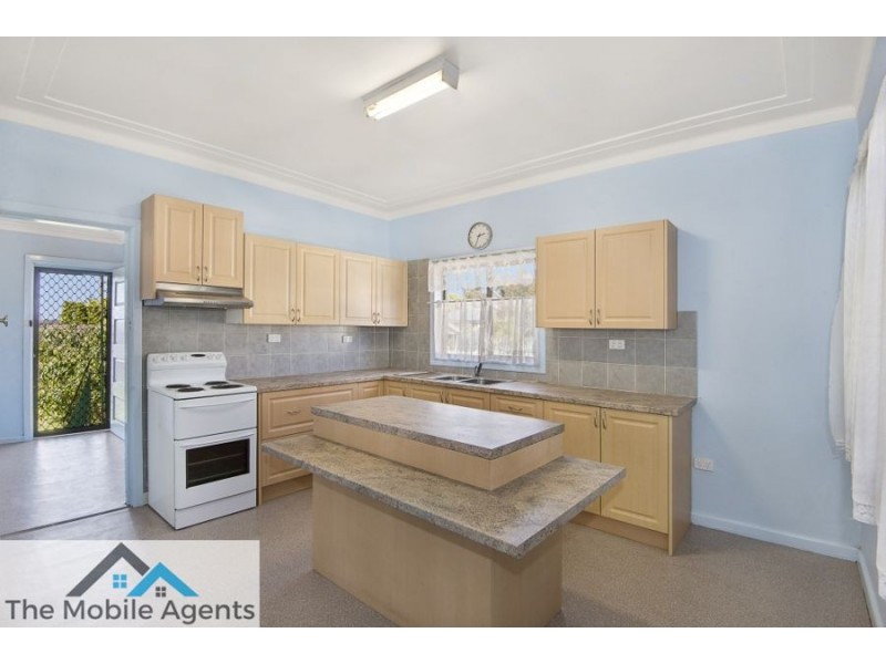 35 Lough Ave, Guildford NSW 2161