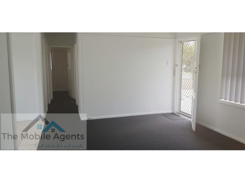 27 Dan Crescent, Colyton NSW 2760
