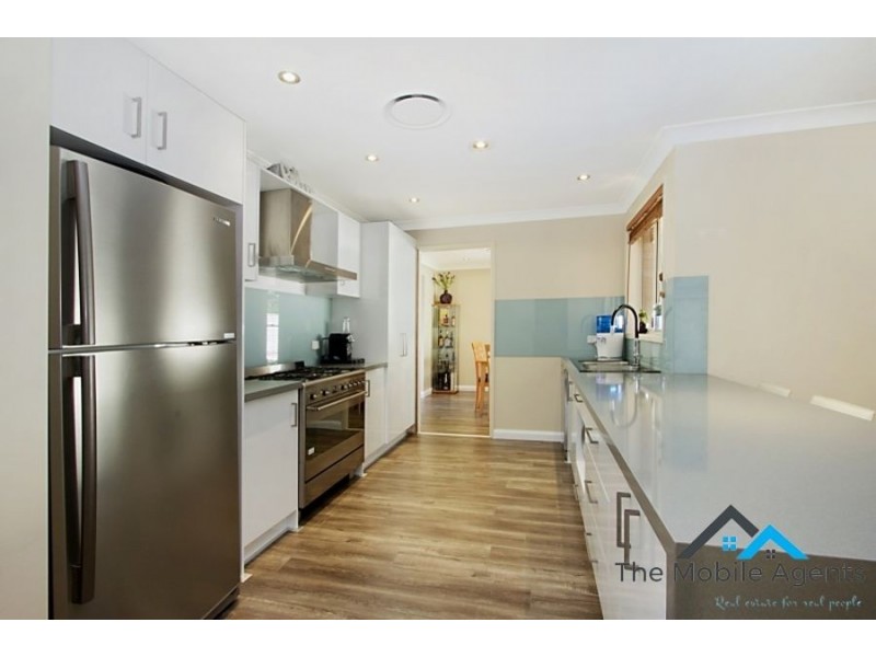 9 Macina Place, St Clair NSW 2759