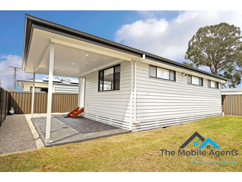 12a Leonard Street, Colyton NSW 2760