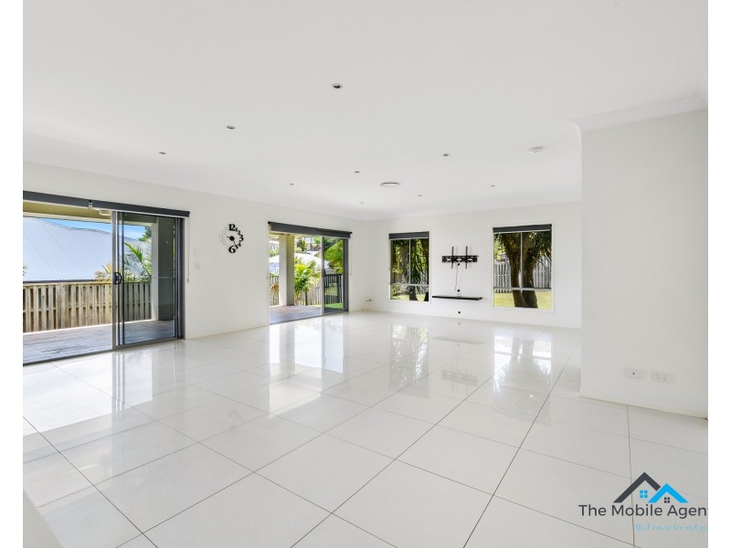 22 Bushland Place, Maudsland QLD 4210