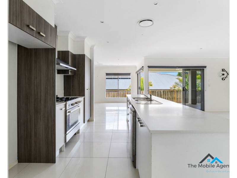 22 Bushland Place, Maudsland QLD 4210