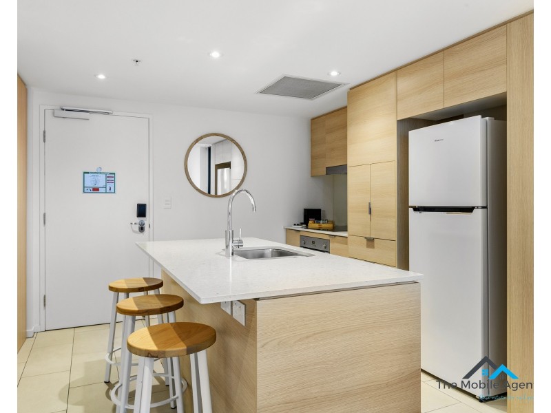 1302/2663 Gold Coast Highway, Broadbeach QLD 4218