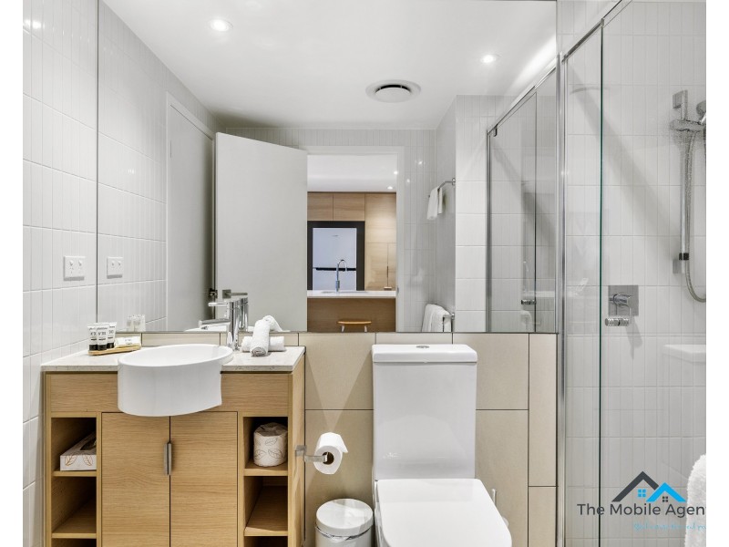 1302/2663 Gold Coast Highway, Broadbeach QLD 4218