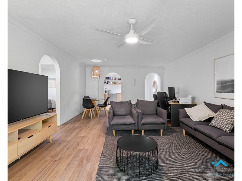 19/24 HAMILTON AVENUE, Surfers Paradise QLD 4217