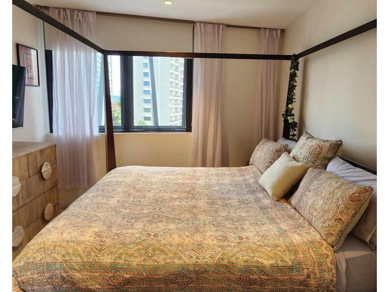 304/3 Northcliffe Terrace, Surfers Paradise QLD 4217