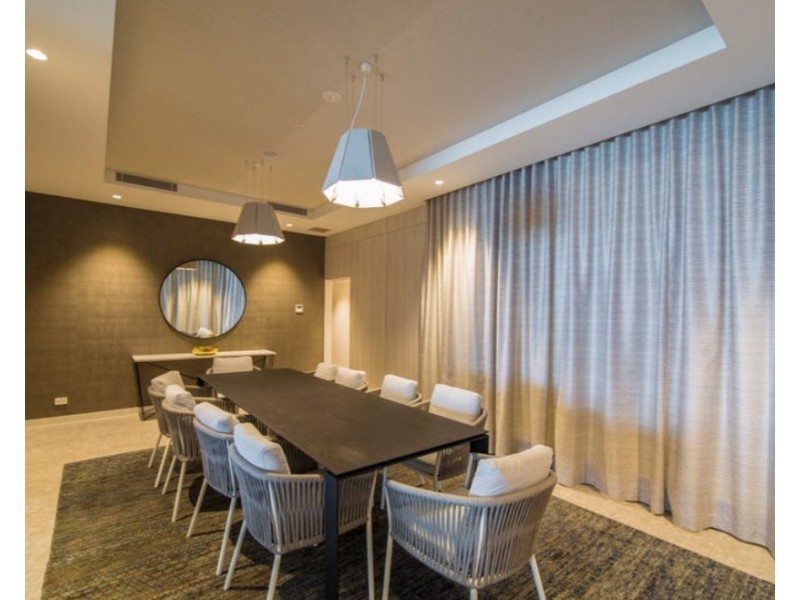 304/3 Northcliffe Terrace, Surfers Paradise QLD 4217