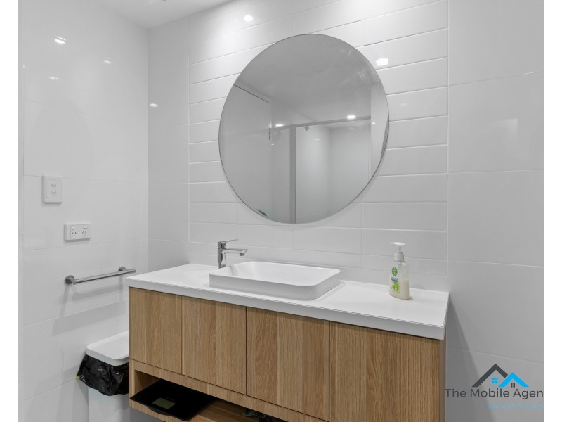 19/24 HAMILTON AVENUE, Surfers Paradise QLD 4217